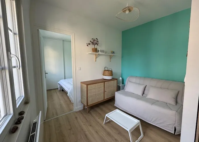 With Wifi Near Center *