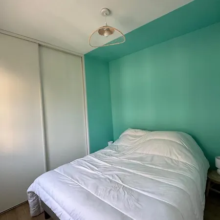 With Wifi Near Center 아파트