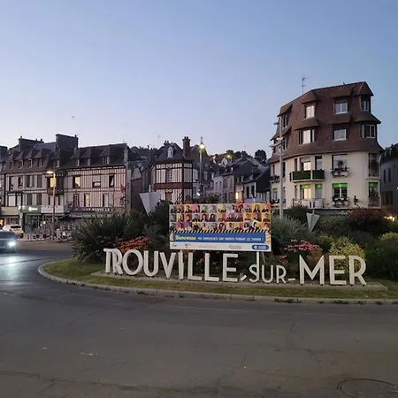 With Wifi Near Center 아파트 *