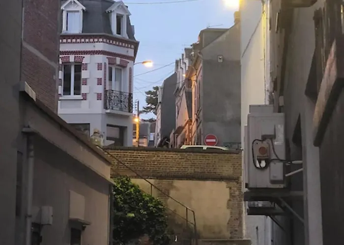 With Wifi Near Center *